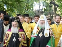 Patriarchs Bartholomew of Constantinople and Alexei of Moscow meet in Kiev